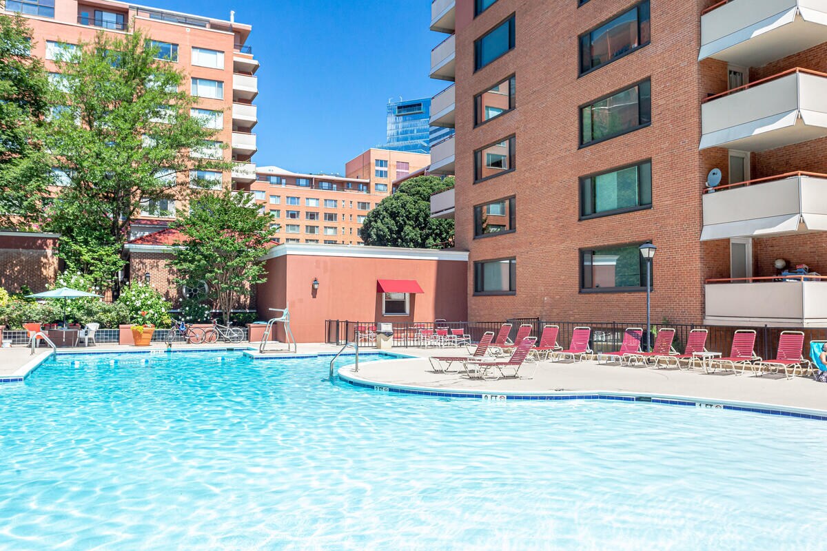 Pool - 1121 Arlington Blvd