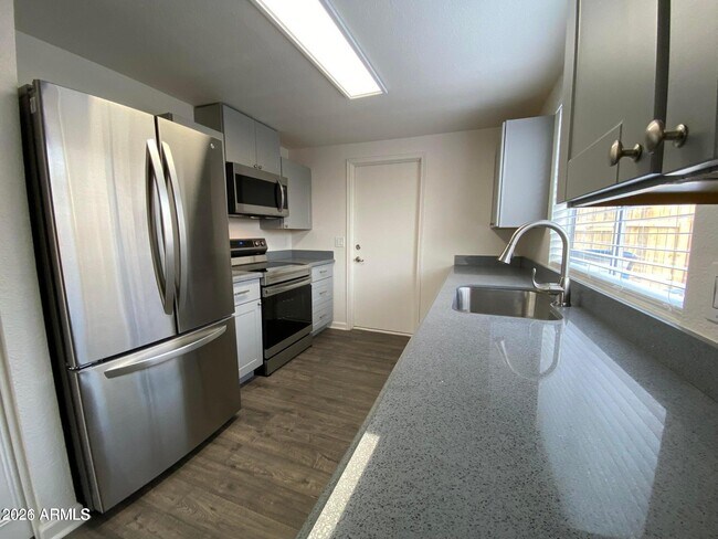 Building Photo - 2408 N Longmore St