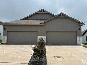 Building Photo - Brand New Luxury Duplex Available Today