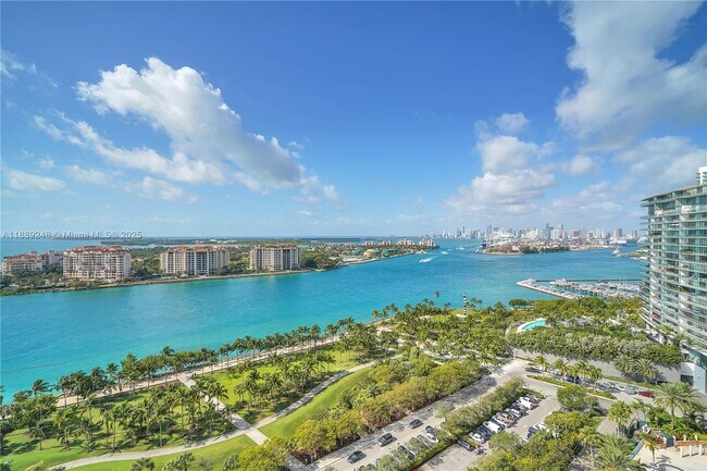 Building Photo - 400 South Pointe Dr