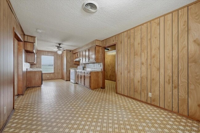 Building Photo - 31092 US-82