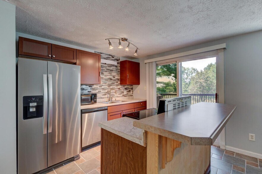 Building Photo - Gorgeous Fishers Home in a Sought-After Community