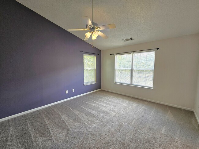 Building Photo - 127 Cirrus Ct