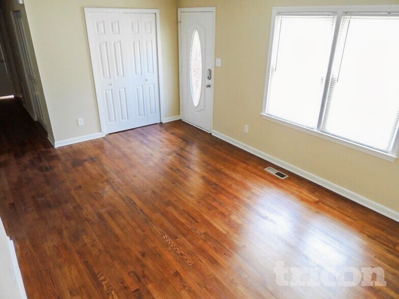 Building Photo - 1679 Cardinal Rd