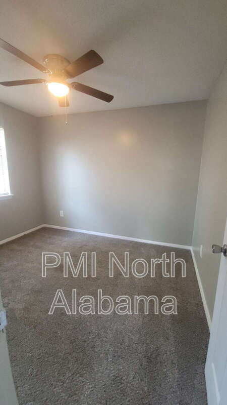 Building Photo - 906 Candlewood Dr NW