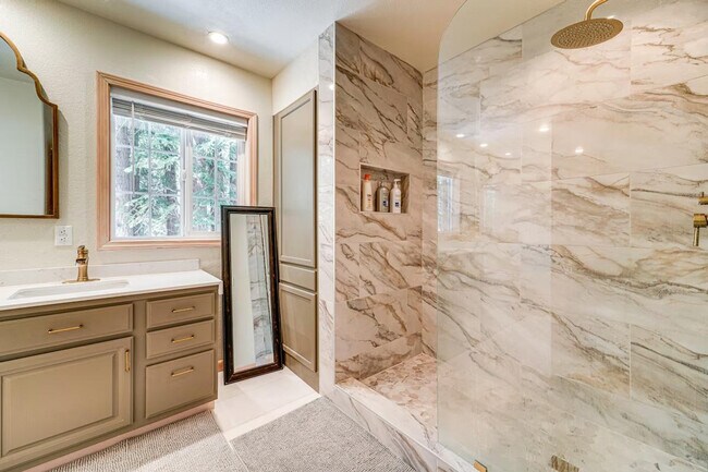 Building Photo - 14474 Northwoods Blvd