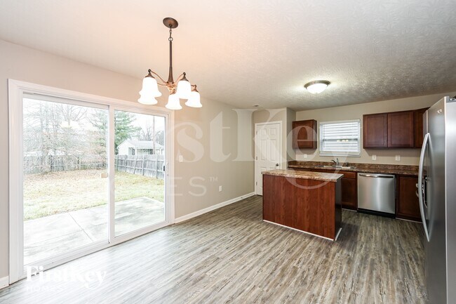 Building Photo - 3478 Hickory Ln