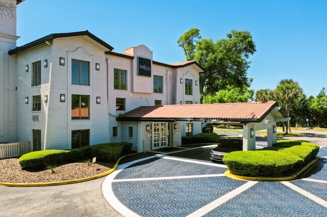 Building Photo - 812 Dunn Ave