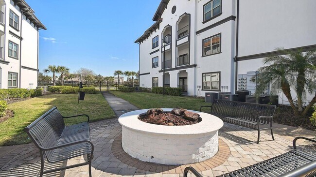 Building Photo - 2439 Casona Ln