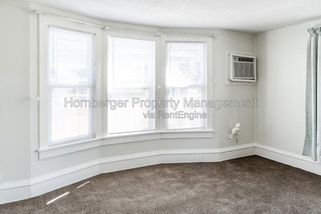 Building Photo - 1432 W Knox Ave