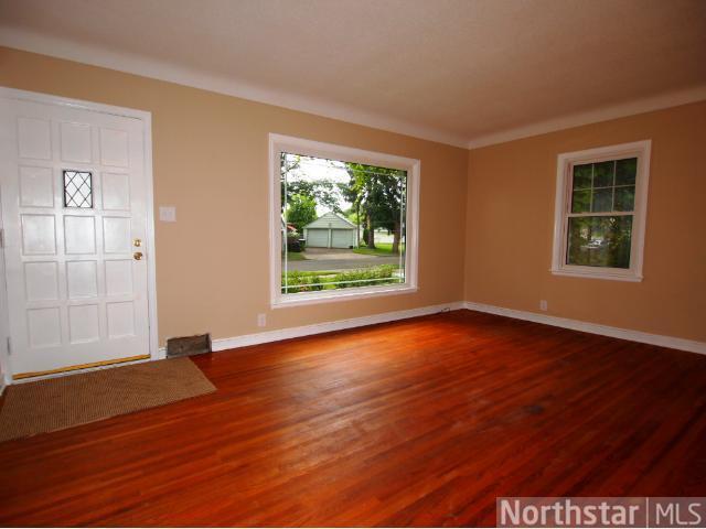 Building Photo - Beautiful 3 Bedroom Home in St.Paul!