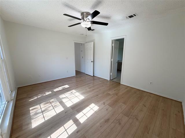 Building Photo - 805 Hillbrooke Dr