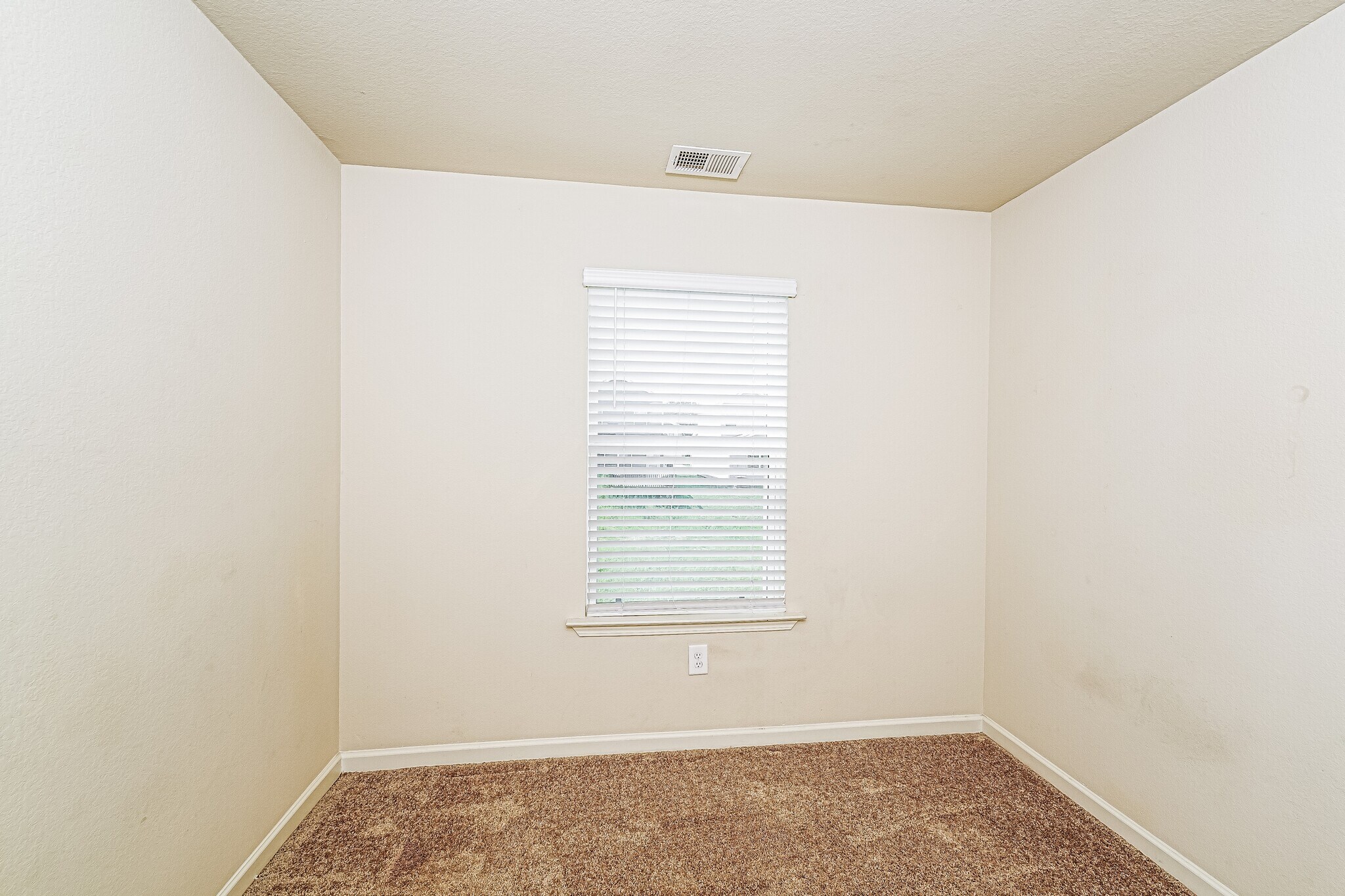 Building Photo - 6109 Rainbow Row