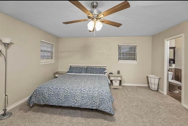 Building Photo - 6913 SW Beta Ave