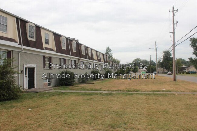 Building Photo - 1201 Huntington Ln