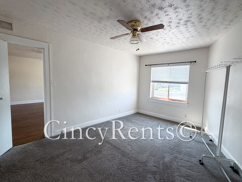 Building Photo - 3540 Columbia Pky