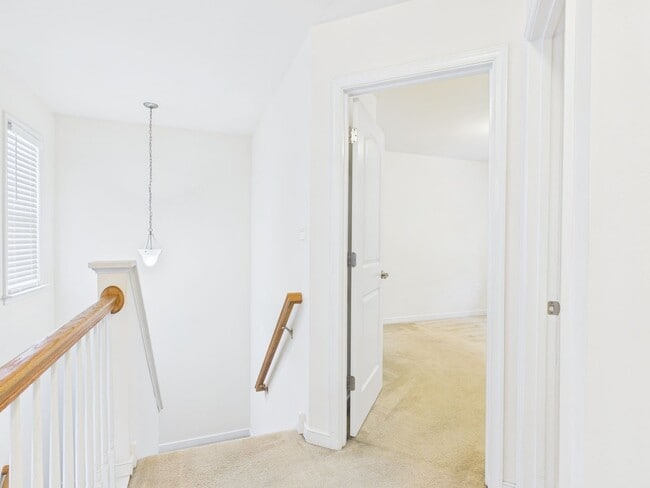 Building Photo - 3015 Chislet Dr