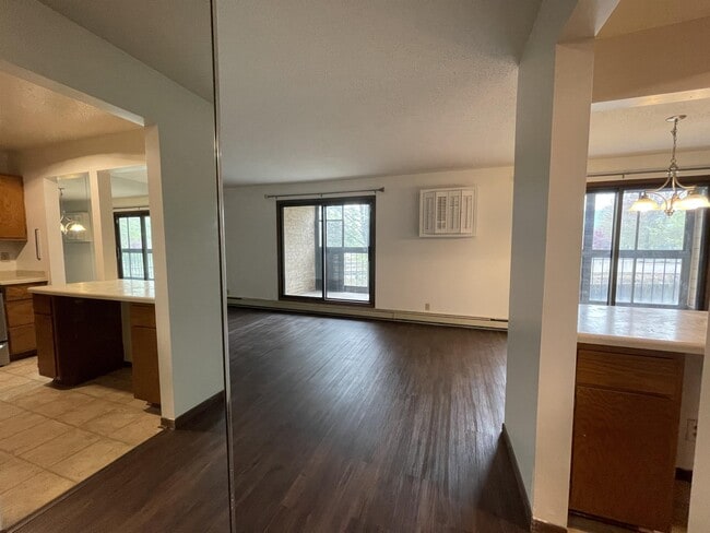 Building Photo - 5607 Green Cir Dr