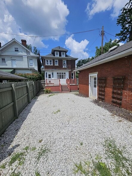 Building Photo - 1212 7th St