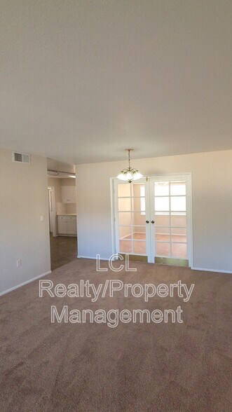 Building Photo - 27131 Pinehurst Rd