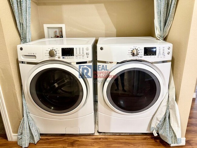 Building Photo - 7222 S Blackhawk St