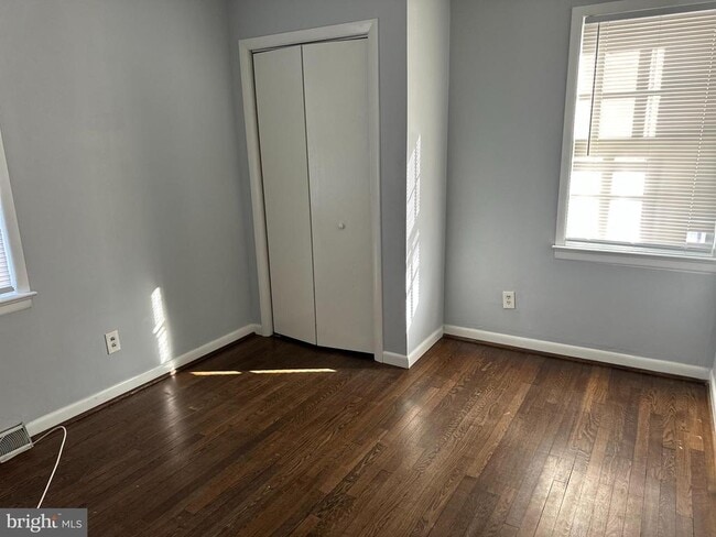 Building Photo - 303 3rd Ave SE