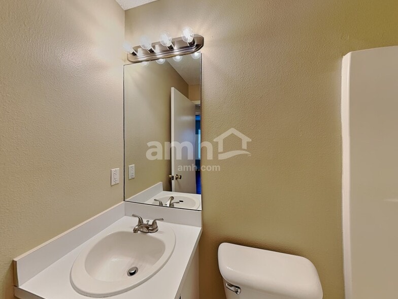 Building Photo - 7831 Chadwick Dr