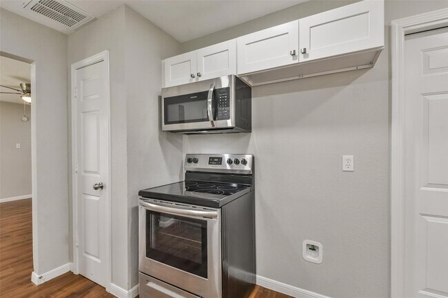 Building Photo - 23102 Wintergate Dr