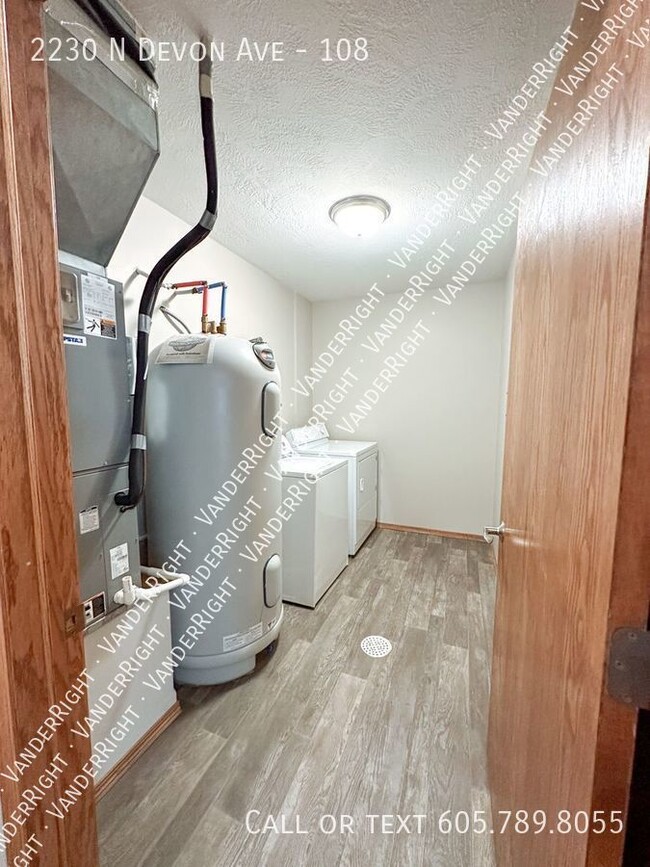 Building Photo - 2 Bedroom 1 Bathroom TEA Apartment!