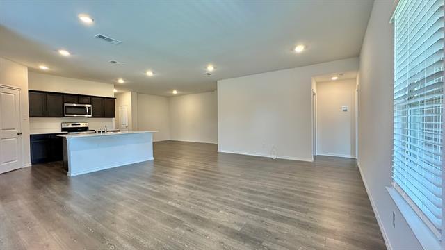 Building Photo - 1420 Stuarts Frst Dr