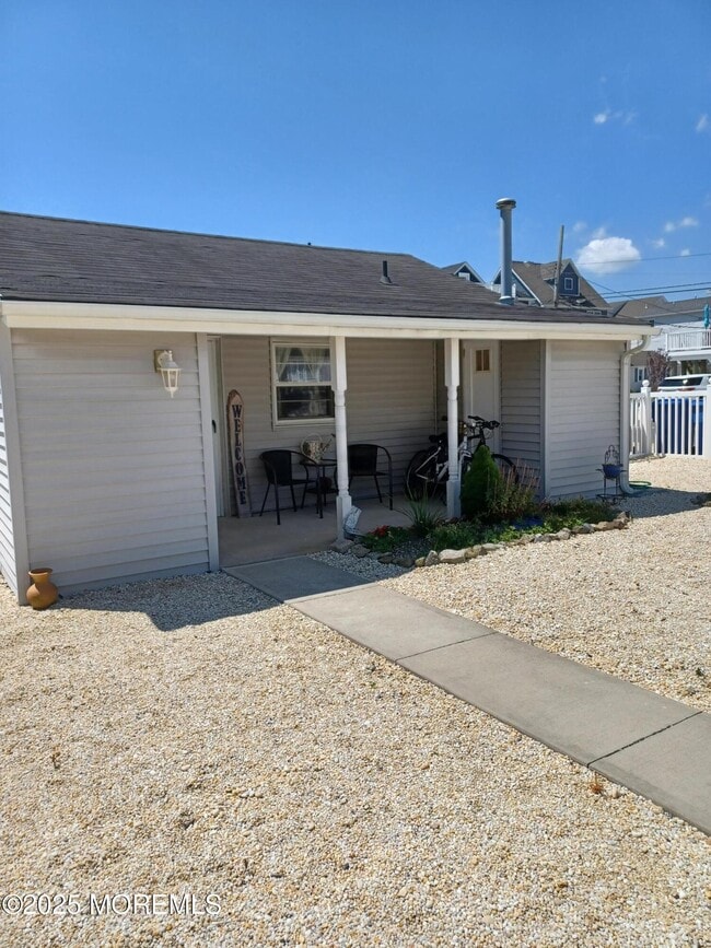 Primary Photo - 223 4th Ave