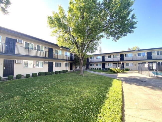 Building Photo - 2512 Edison Avenue - Oak Plaza