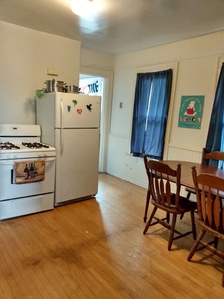 Building Photo - 2837 N Cramer St