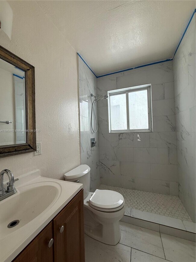 Building Photo - 1524 Lenox Ave.