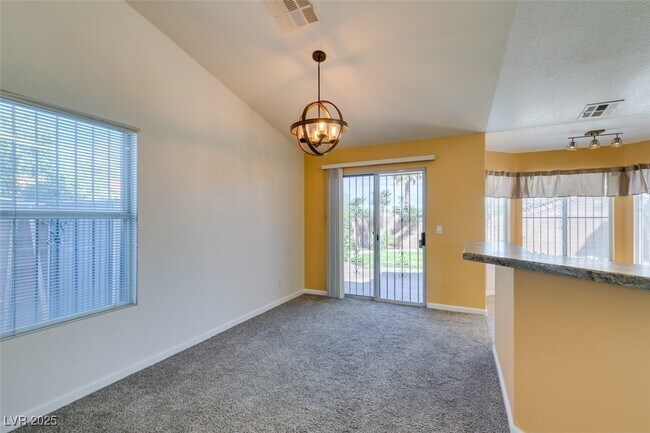 Building Photo - 420 Aloha Dr