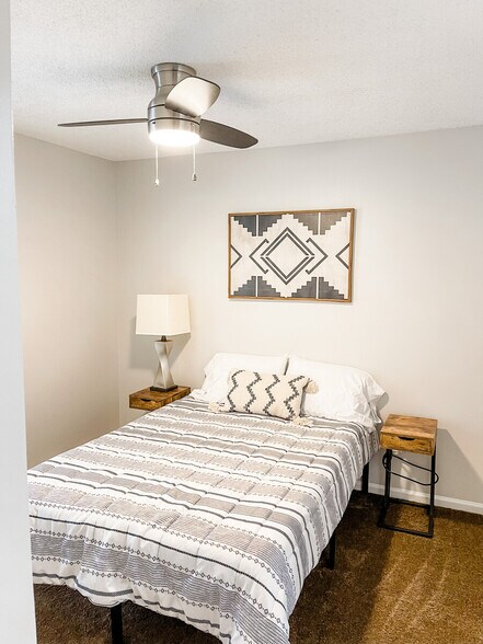 Building Photo - 120 Wisteria Ct