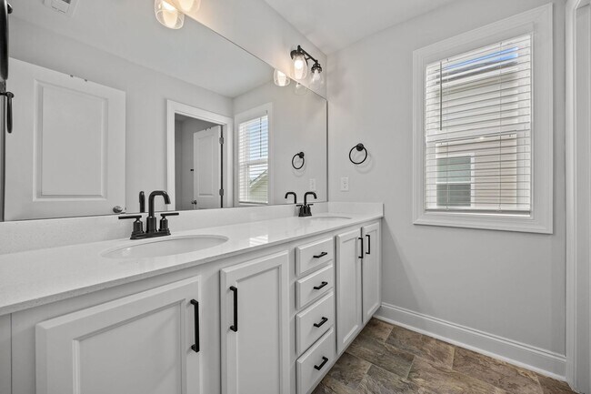 Building Photo - 629 Longstanton Ave