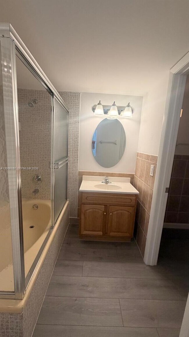 Building Photo - 5900 SW 127th Ave