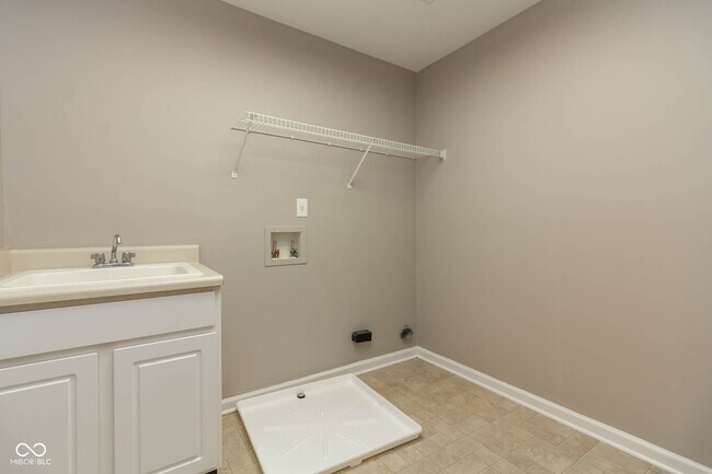 Building Photo - 7646 Sand Run Ct