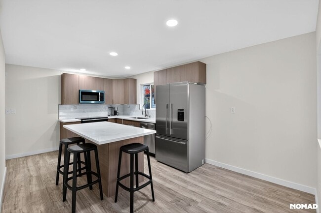 Building Photo - 126 K St NE