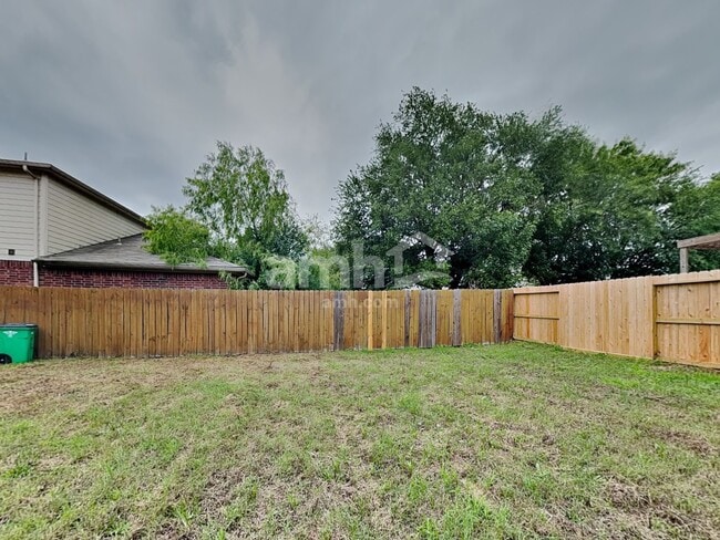 Building Photo - 11806 Skydale Dr