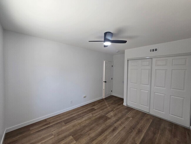 Building Photo - Freshly Remodeled & Full of Charm on Banbury
