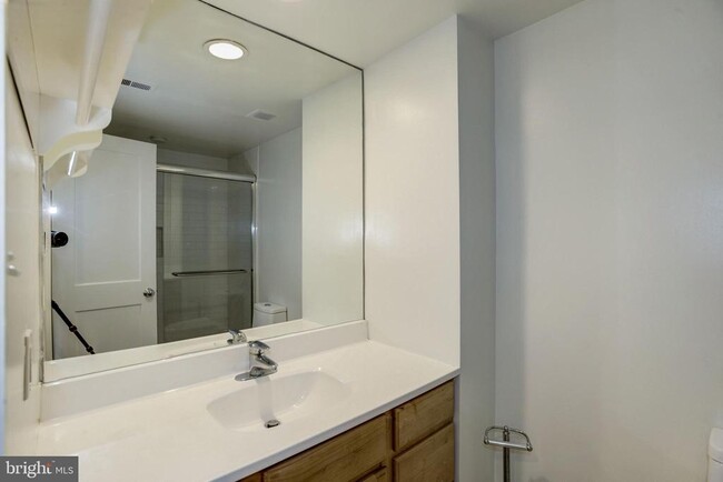 Building Photo - 1133 13th St NW