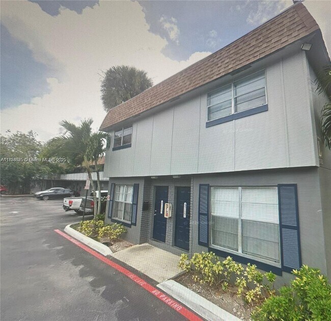 Building Photo - 4841 NW 9th Dr