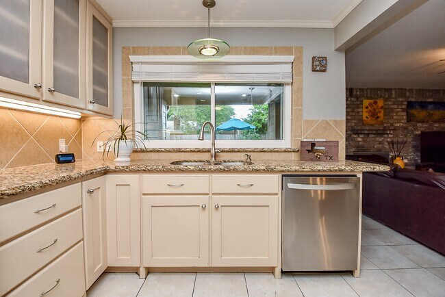 Building Photo - 1918 Quail Grove Ln