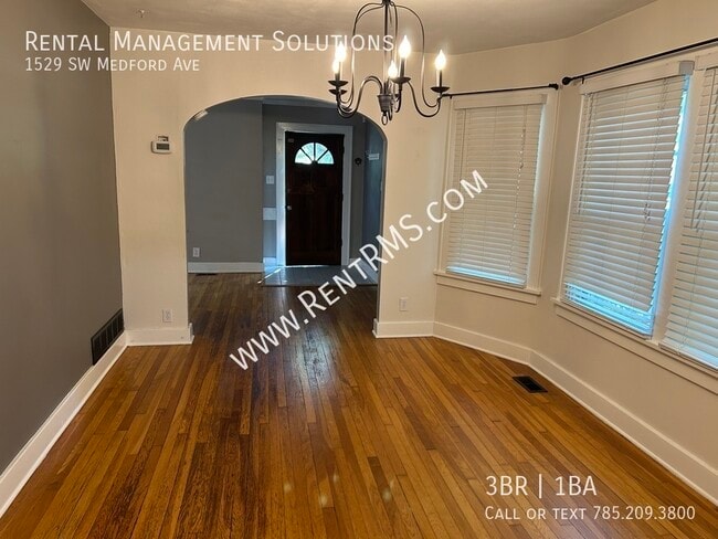 Building Photo - 1529 SW Medford Ave