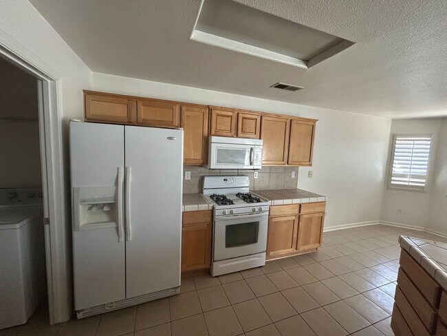 Building Photo - 2454 Ranier Way