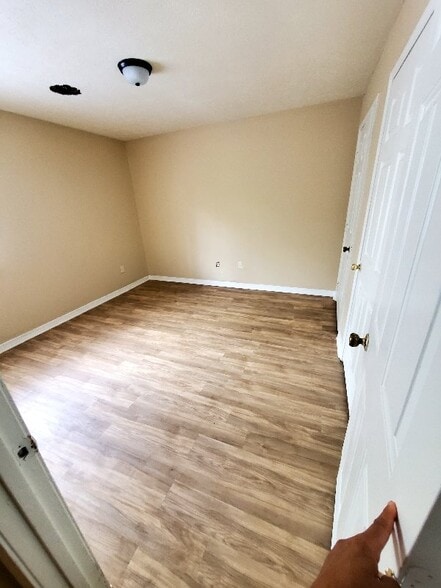 Building Photo - 1702 Jamestown Way