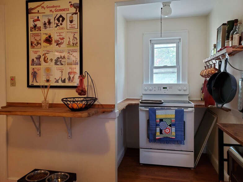 Building Photo - 33 Flett Rd