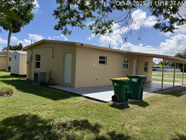 Building Photo - 21946 Hernando Ave